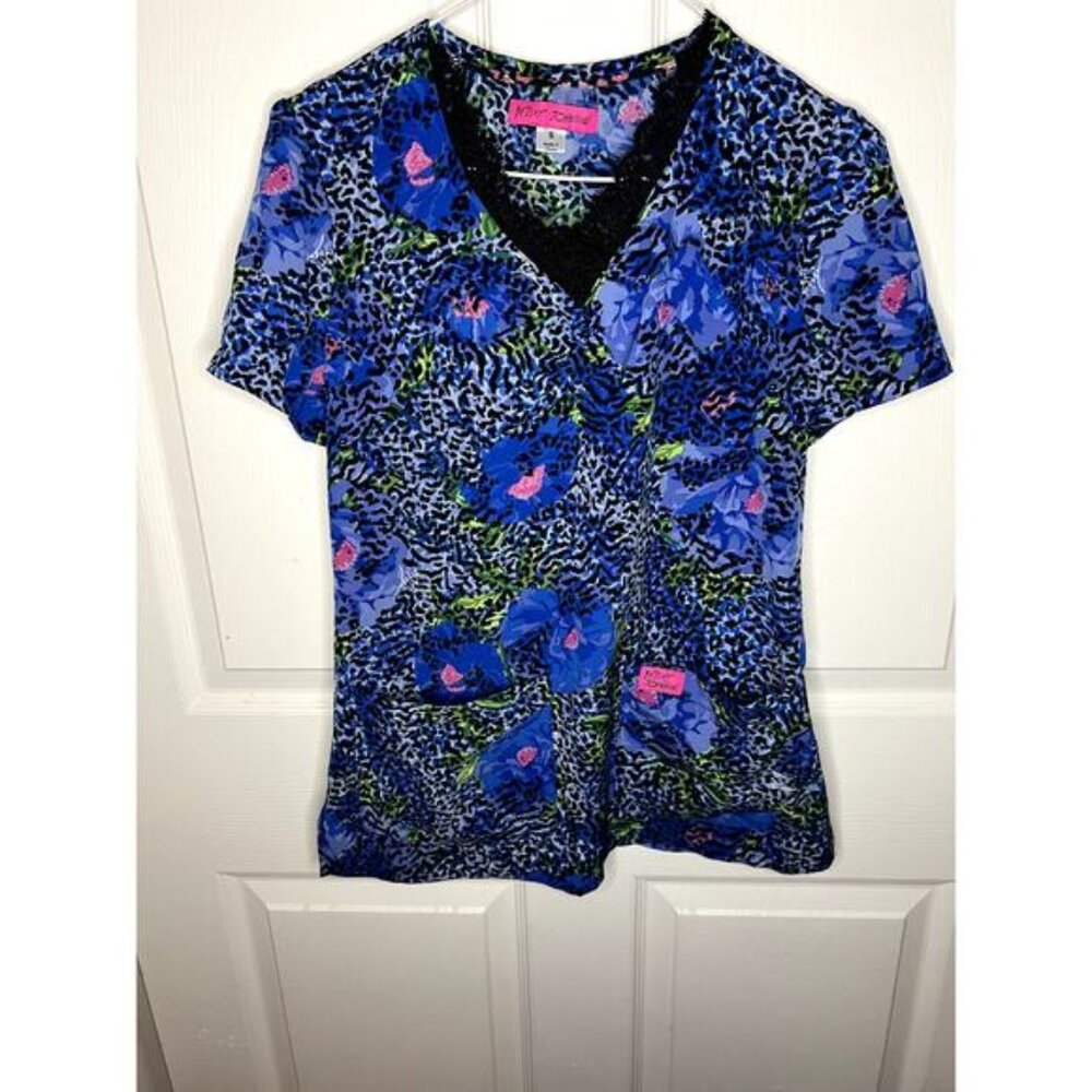 Betsey Johnson patterned scrub top, size Small